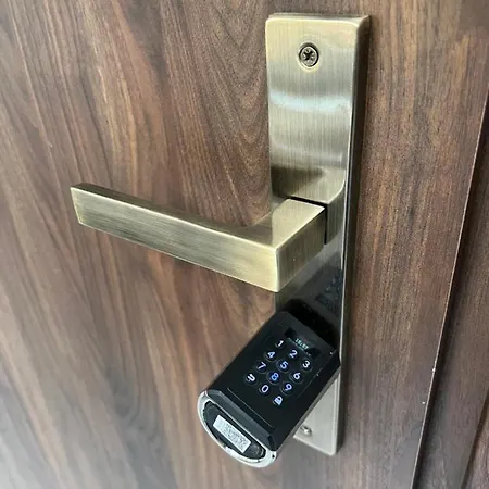 Apartment 92 Def *