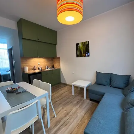 92 Def Apartment *