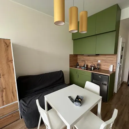 92 Def Apartment *